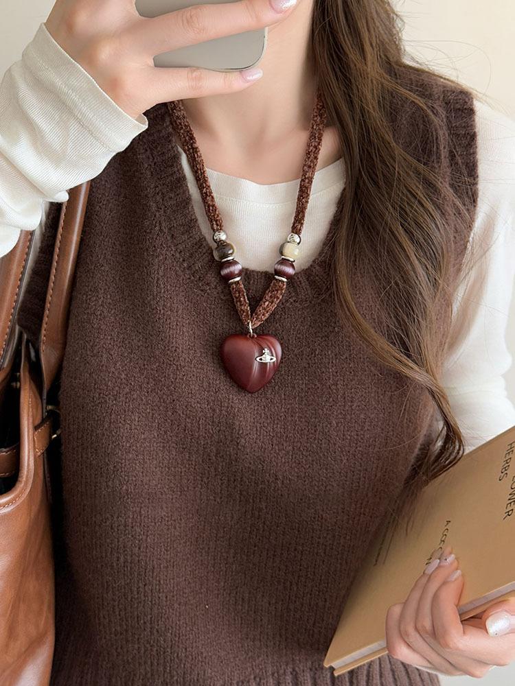 Wood chips irregular round square pendant necklace retro ethnic style collarbone chain design sense sweater chain women