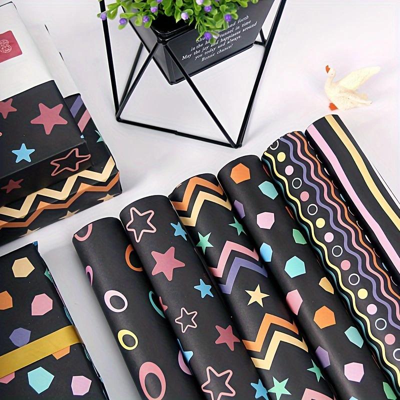 Ein Set festliches schwarz gestreiftes Geschenkpapier mit 6 Papierbögen und Zubehör, geeignet für Geburtstagsgeschenke, Tapetenhintergründe, DIY