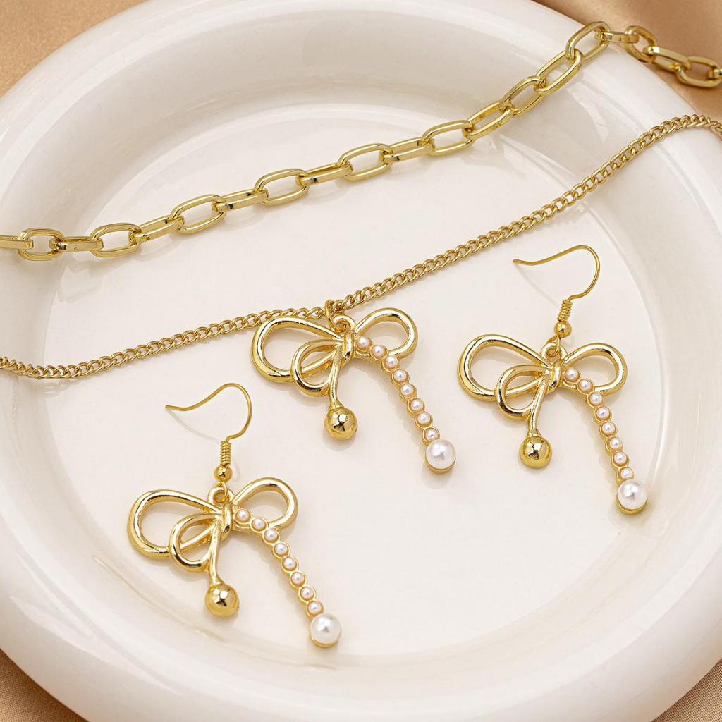 Elegant Bow Jewelry Set: High-Quality Women's Stud Earrings and Necklace