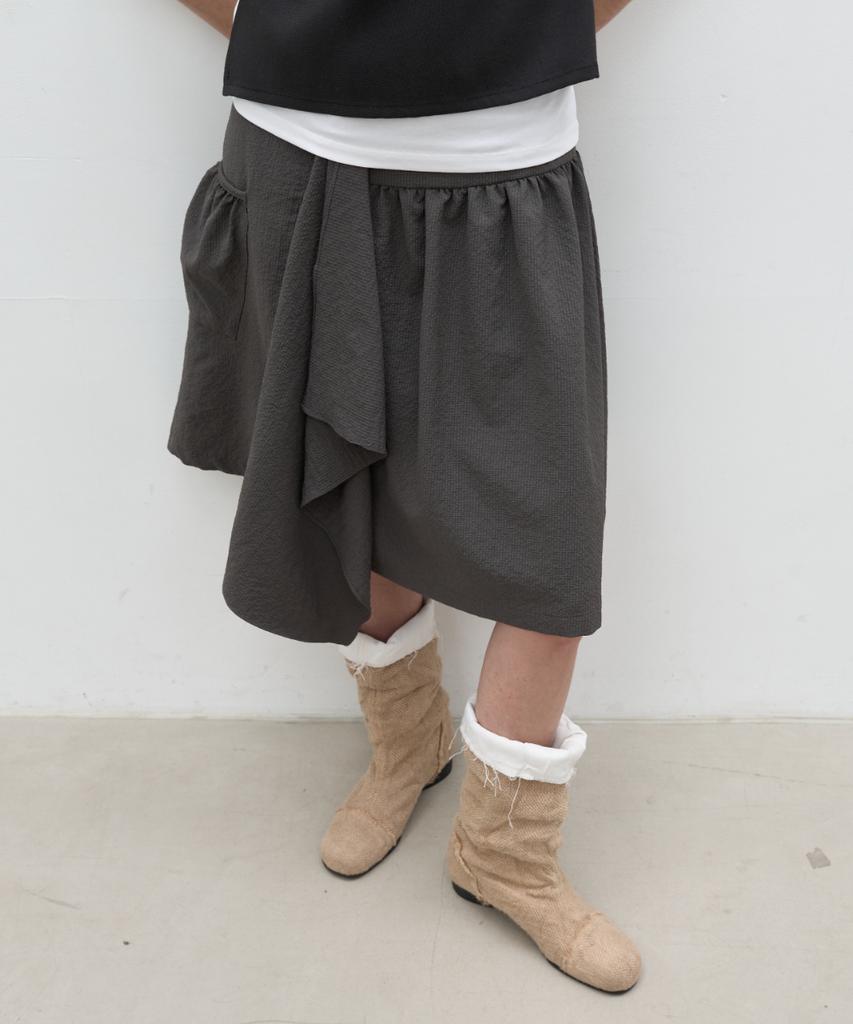 Seolan Unbalance Drape Skirt_Charcoal