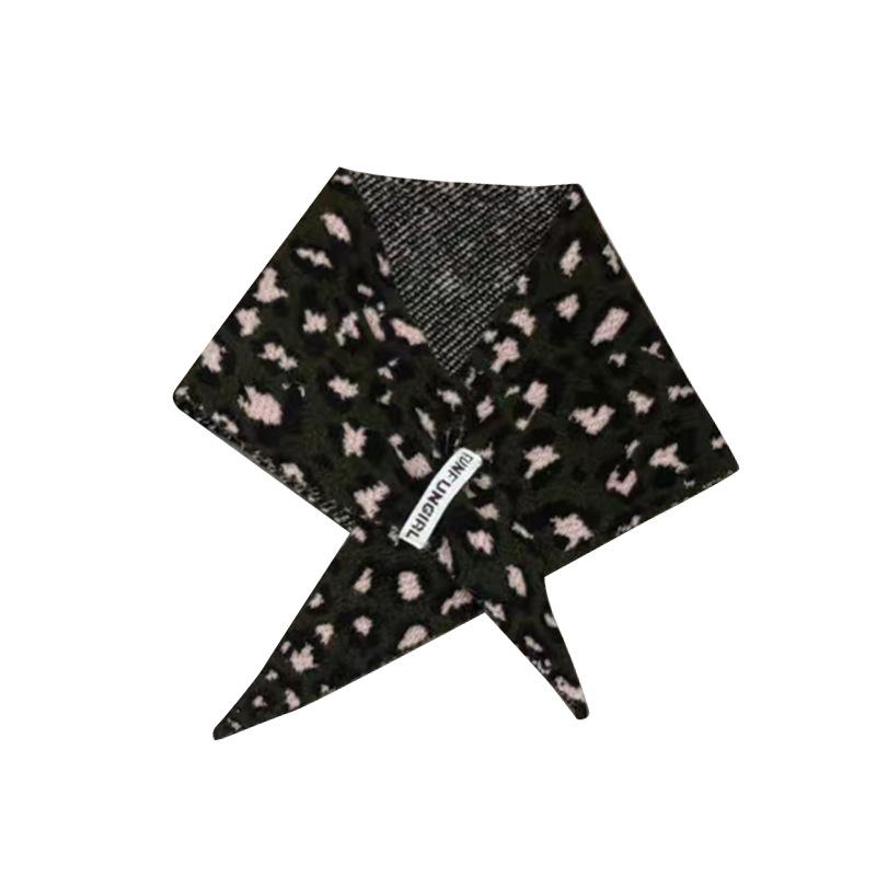 Scarf New retro wool triangle scarf scarf autumn and winter warm scarf leopard print jacquard scarf scarf shawl