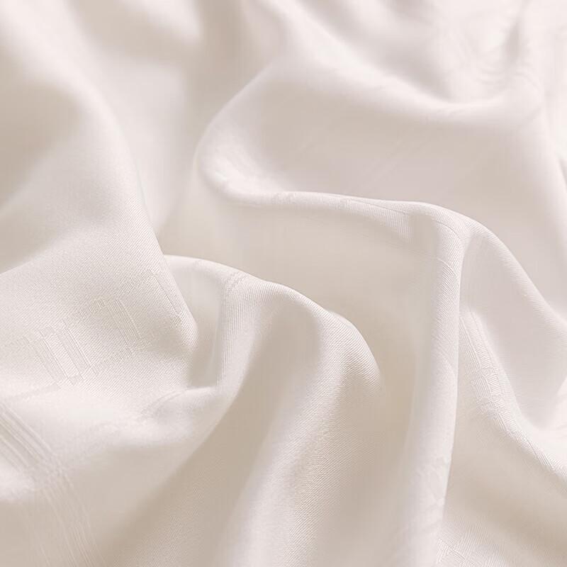 Uchino Xuehui Mulberry Silk Blend Winter Quilt