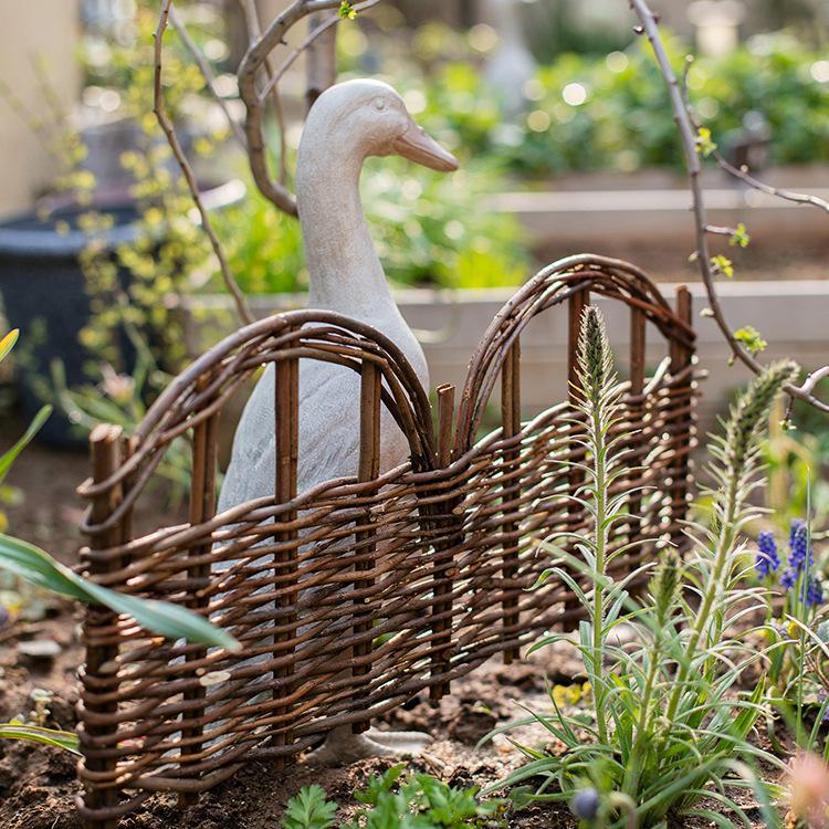 Willow Woven Garden Fence: Small Edging for Indoor/Outdoor Flower Beds, Lawns, Nurseries, Balconies, Courtyards.
