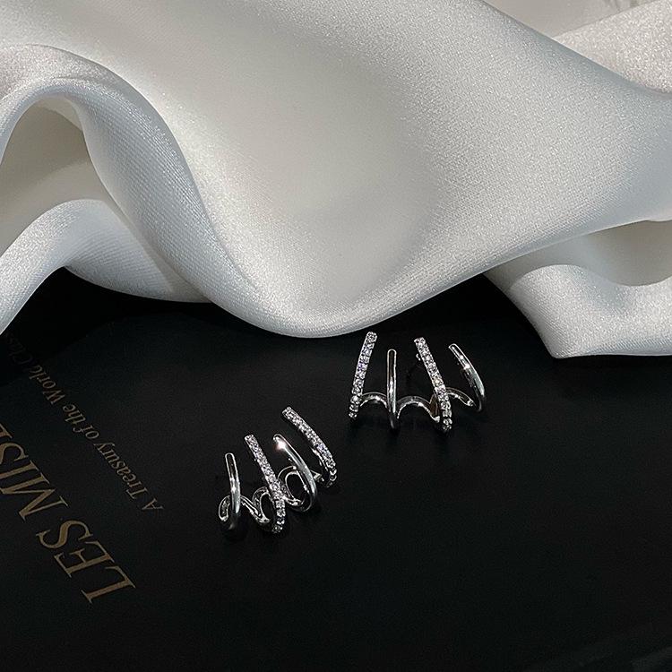 

Корейські сережки з срібною голкою S925 - Тренд 2021, Легка розкіш, Ретро вишуканий дизайн для жінок срібний