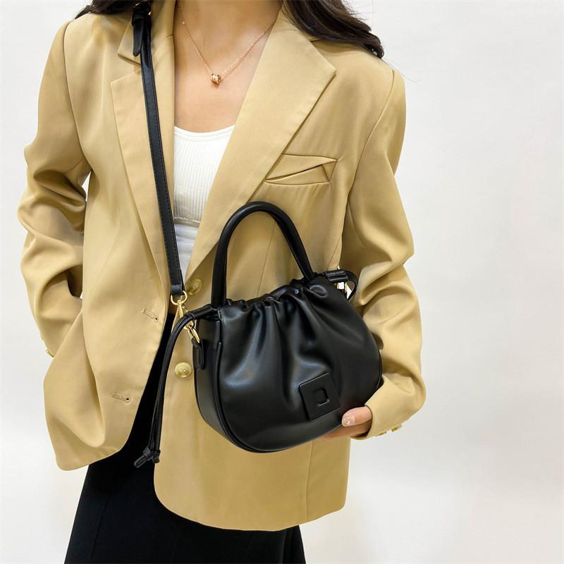 2024 New Korean Style Pleated Small Shoulder Bag For Women High Quality Urban Minimalist чёрный