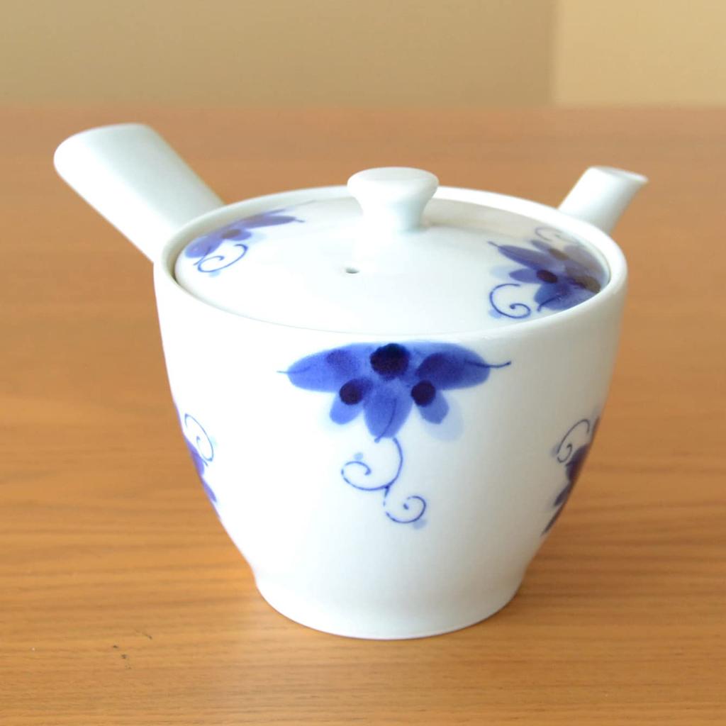 Stylish Flat with Made in Japan Arita-yaki Sakura-so U-shaped Teapot, 400ml, Strainer,