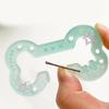 Künstlerischer Hohler Knochen Schlüsselanhänger für Mädchen Mode Schmuck Organizer Robustes Acrylmaterial Kundenspezifische Farboptionen