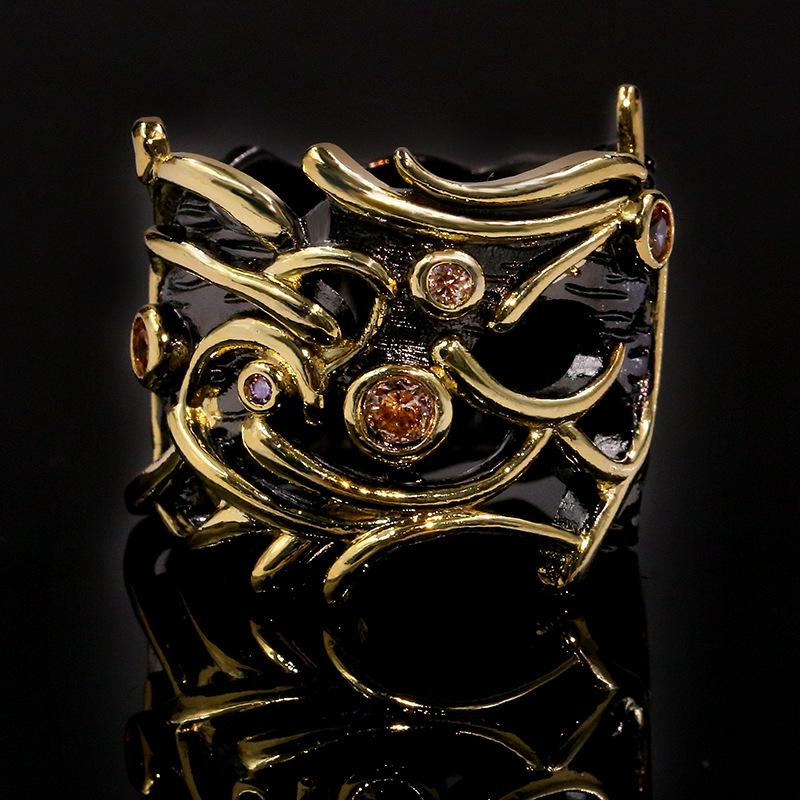 New Personality Superb Craft Ring Hollow Geometric Mosaic Couple Ring for Women Wedding Party Engagement Jewelry Ring Gift