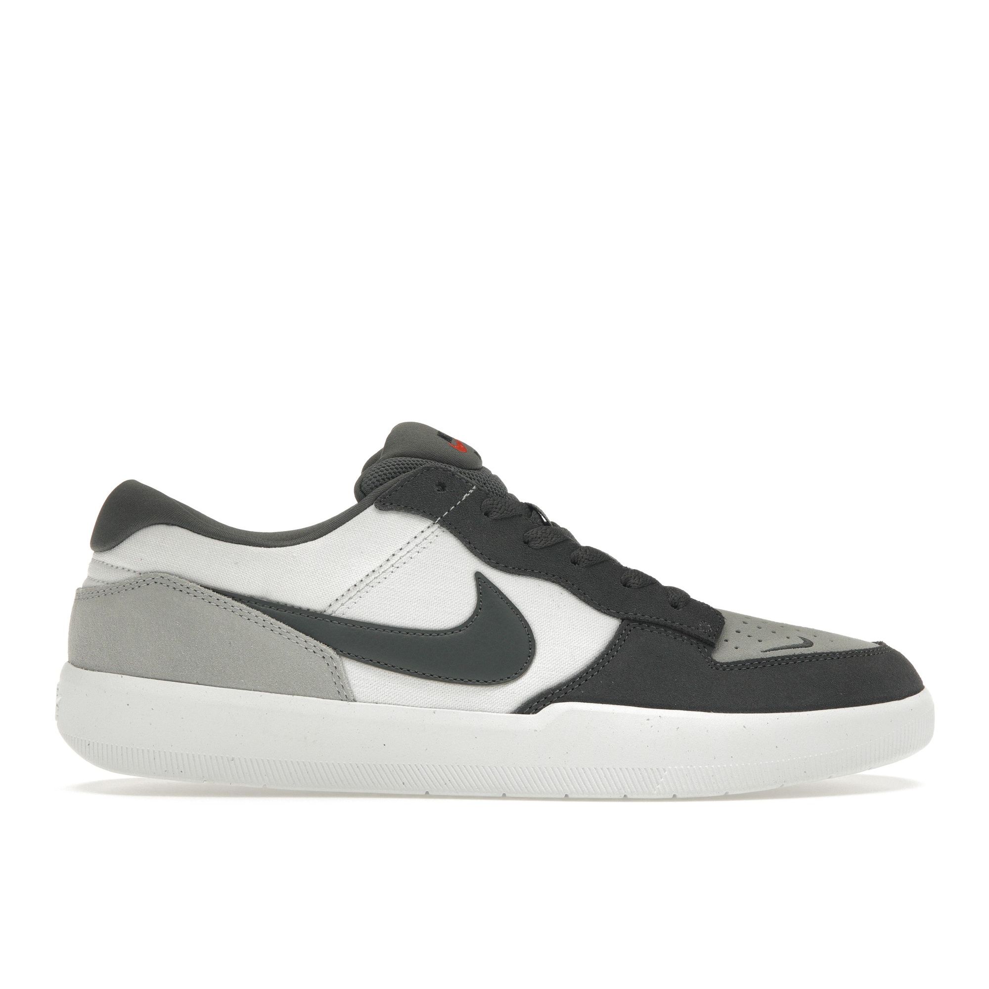 

Кроссовки унисекс Nike Force 58 SB темно-серые белые DV5477-001 36.5