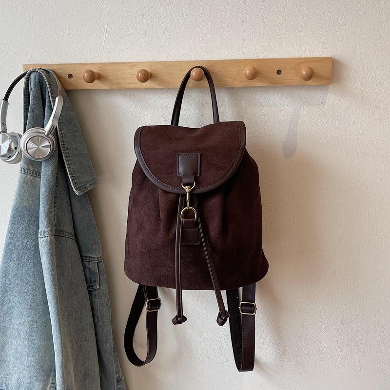 High Value Large Capacity Backpack 2025 New Women's Foreign Style Bag Korean Fashion Matte Light Commuter Bag