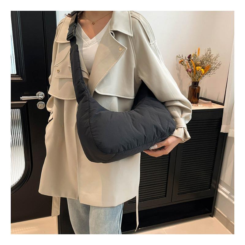 New Nylon Moon Bag, Simple, Lightweight and Large Capacity.