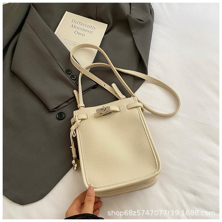 

Summer simple lychee pattern crossbody bag women s 2025 fashion and versatile casual Kelly bag niche texture shoulder bag белый