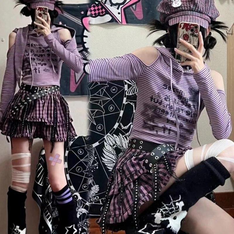 2KWEIRD Y2k Koszulki Crop z Graficznymi Uszami Królika Damskie Harajuku Kawaii Pasiaste Bluzy z Odkrytymi Ramionami Estetyczne Goth Urocze Lolita T-shirty