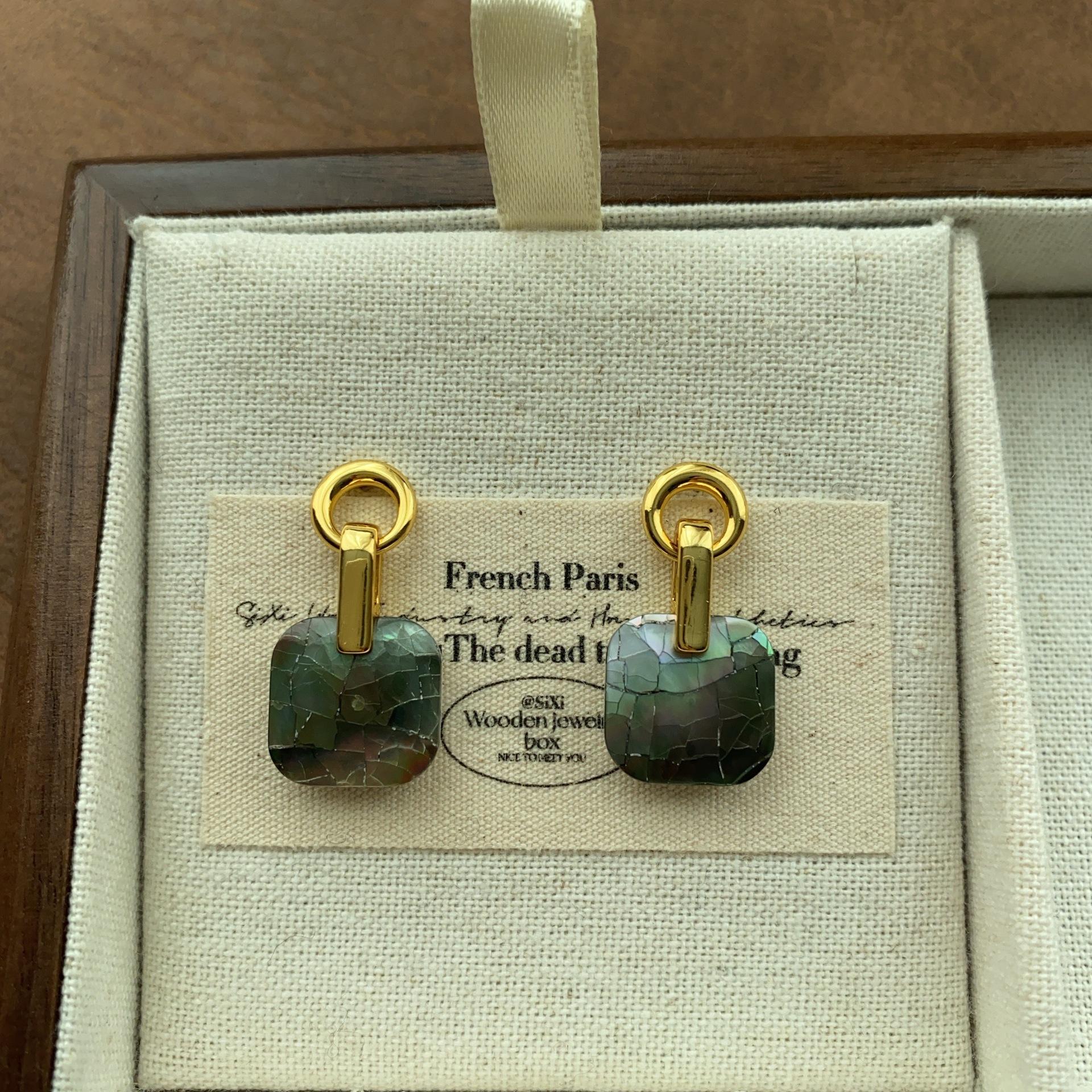 Retro square crack fritillary stud earrings gentle elegant exquisite earrings