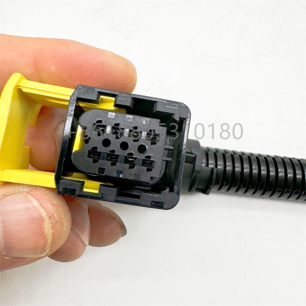 The electrical connector of the urea injector is suitable for Scania Mercedes DAF Freightliner trucks 2722701/A0001405339