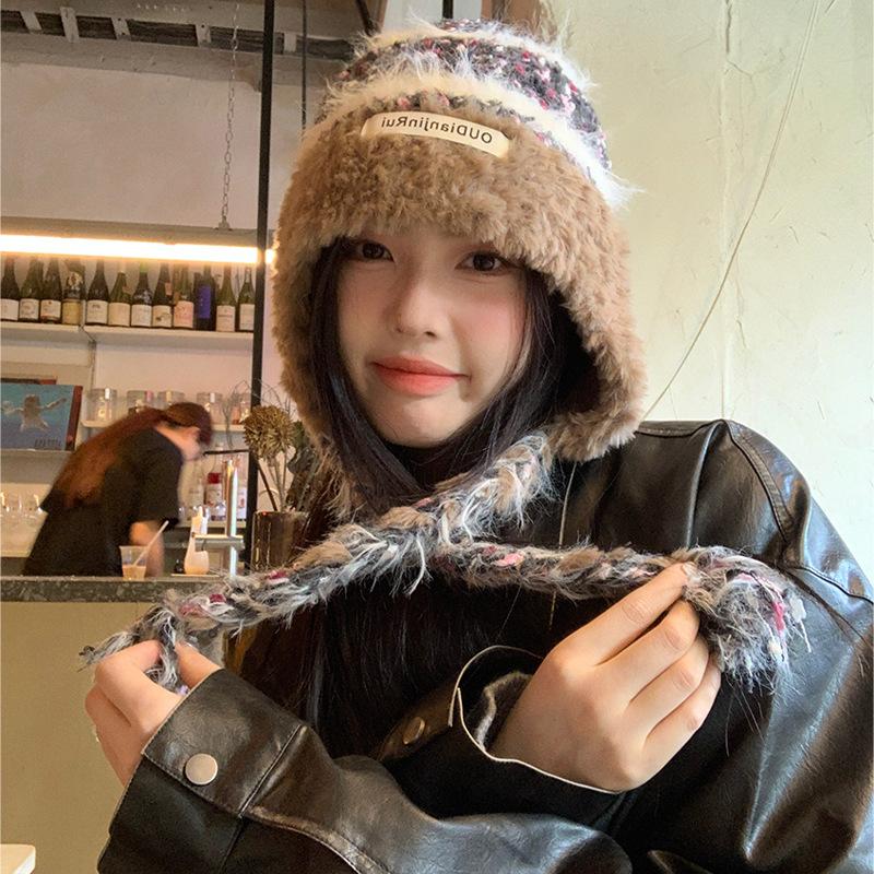 Maillard wool hat for women with small faces, winter braids, thickened warm ear protection and cold protection, versatile plush knitted hat