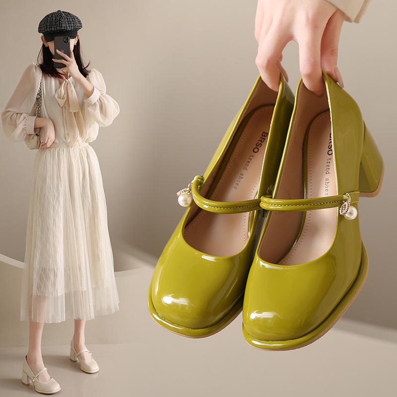 2025 Summer Fashion: Women's Retro Chunky Heel Mary Jane Shoes with Sweet Square Toe and Buckle Strap