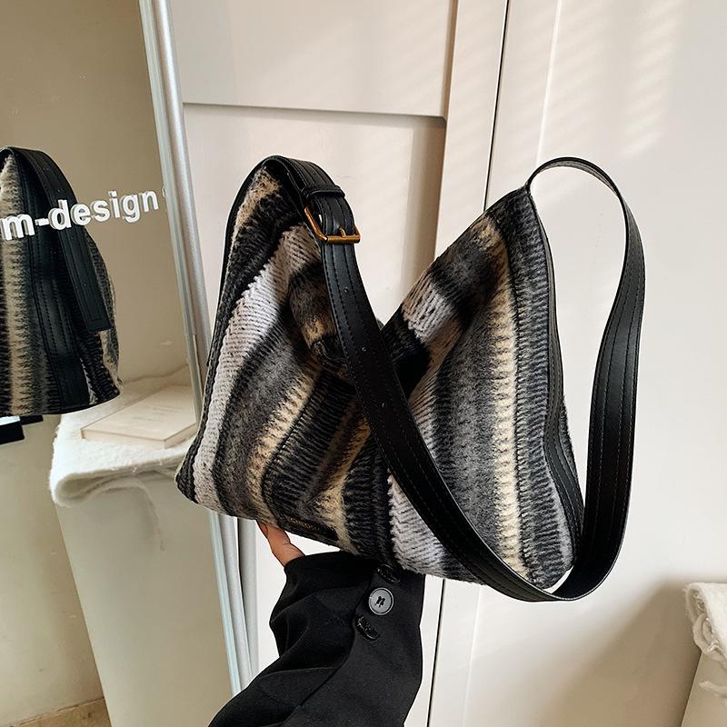 Fashion Casual Contrasting Tote Bag New Casual Versatile Large-capacity Shoulder Bag