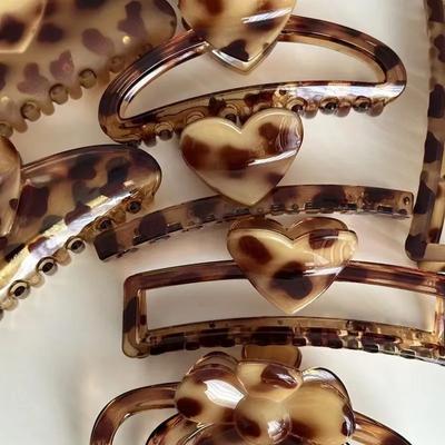 Beautiful Leopard Print Hair Clips Heart-shaped Large Plastic Hair Claw Clips All Seasons Woman Hair Accessories