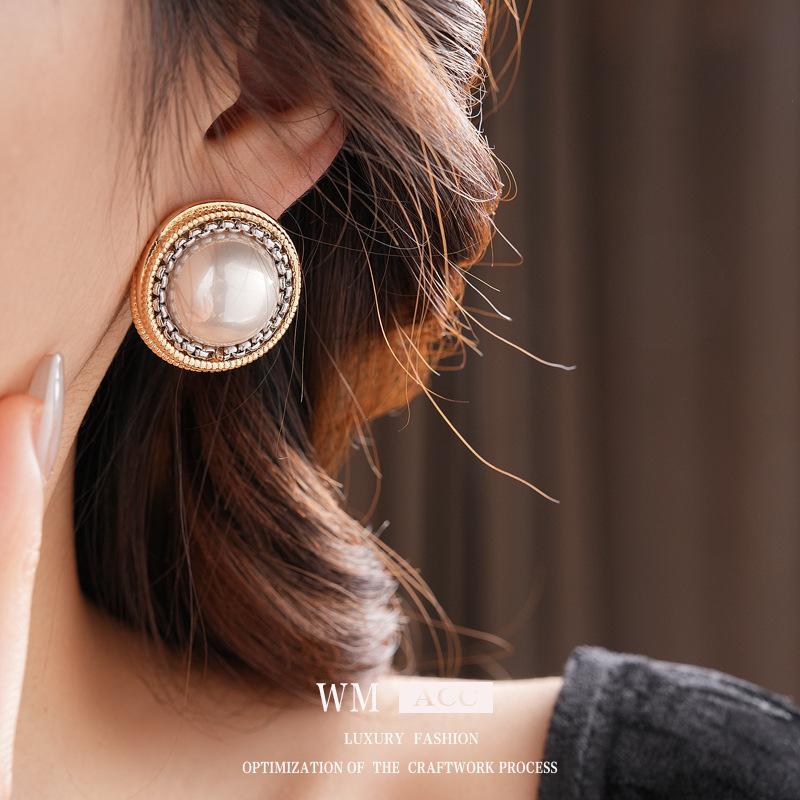 Middle Aged Round Retro Palace Style High-end Earrings