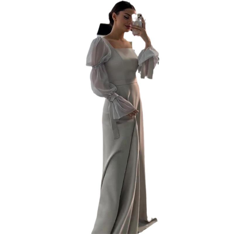 Damenkleid im französischen Stil mit quadratischem Ausschnitt und Glockenärmeln, lange Ausführung, Herbst-/Winterkollektion