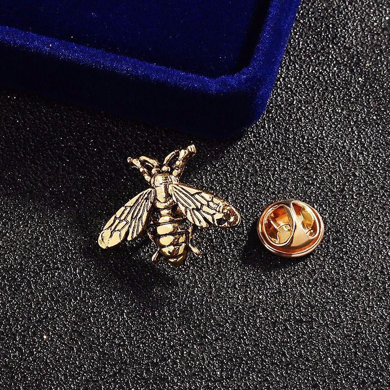 Unisex Vintage Silver Bee Brooch Pin – Stylish Lapel/Suit Accessory