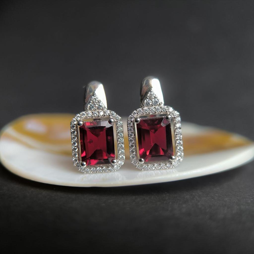 Boucles d'oreilles en argent avec grenat nano artificiel, oxydes de zirconium (60002310)