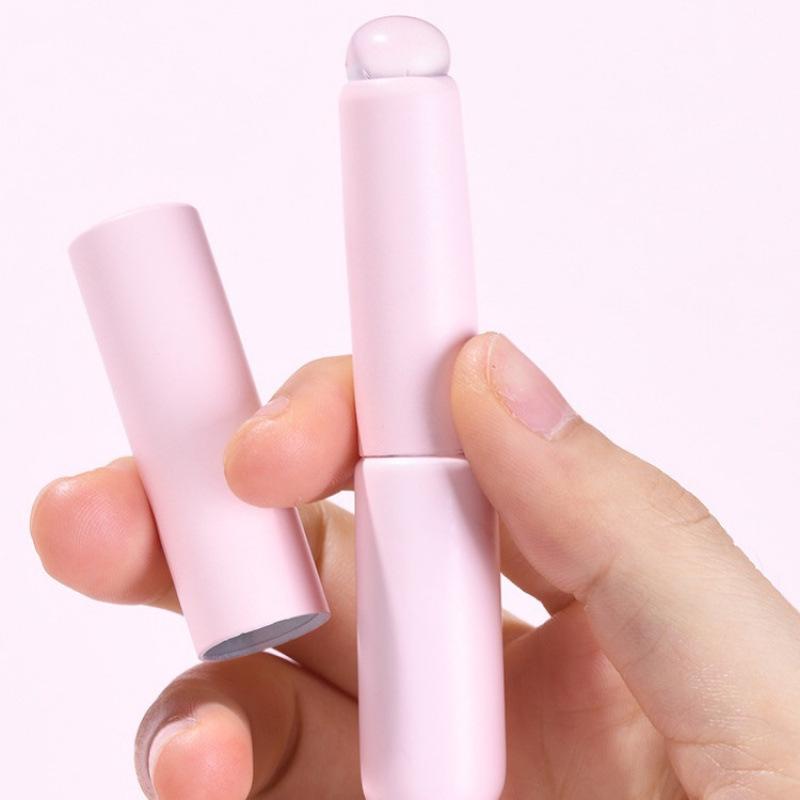 Portable Silicone Lip Brush with Cap - Perfect for Lips, Concealer, Blending, and Beginner Makeup Applications