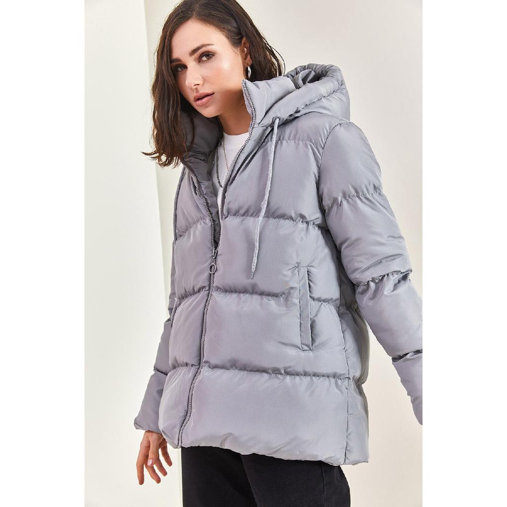 Langer Puffermantel mit Kapuze für Damen und Spitze