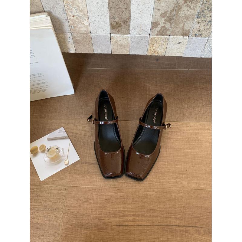 

2025 ранняя осень слово с женскими туфлями Мэри Джейн квадратный носок ретро толстый каблук одинарные туфли 39