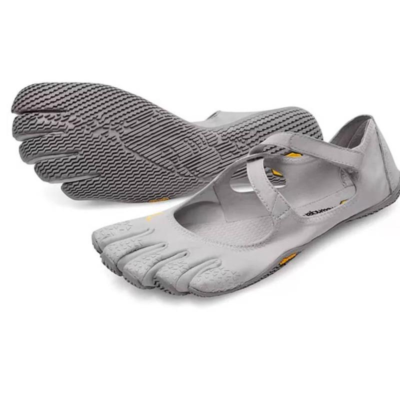 - Five-finger shoes ie Pilates indoor fitness yoga dance shoes split-toe shoes