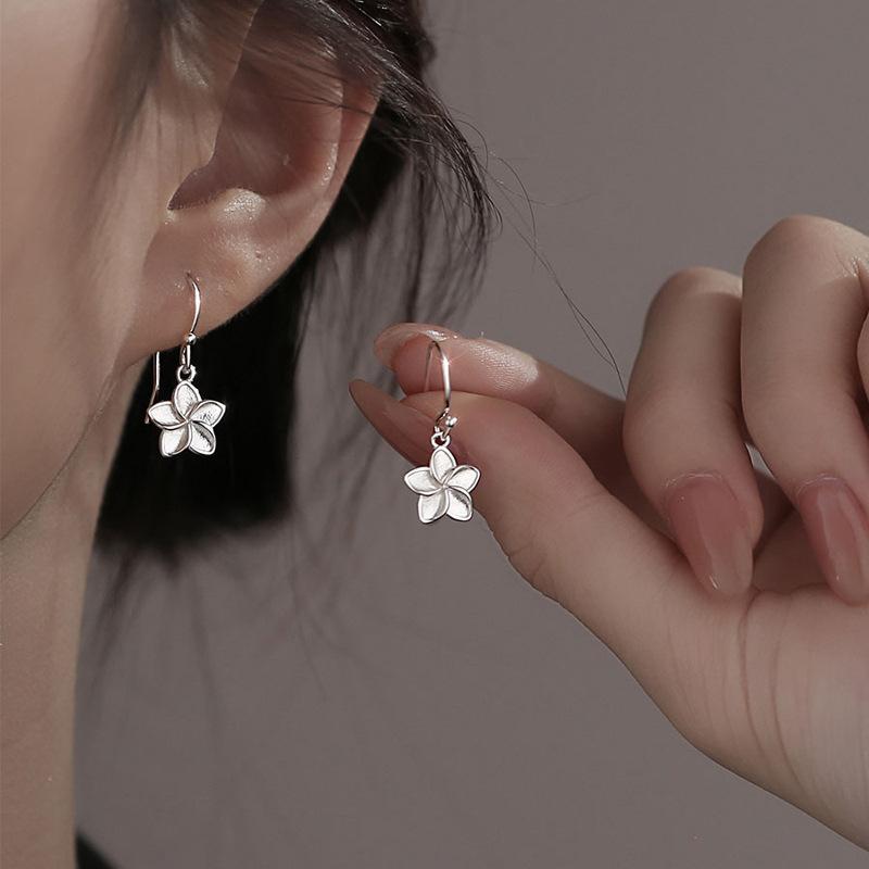 Silver Color Hollow Butterfly Tassel Earrings for Women Simple Curved Hook Screw Buckle Earrings Y2K Elegent Jewelry Gift