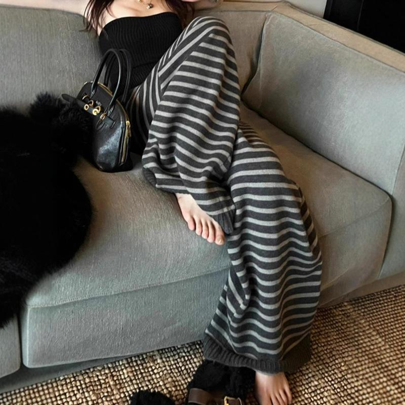 Women's Wide-Leg Striped Knitted Pants - Relaxed Fit, Floor-Length, Perfect for Autumn and Winter.