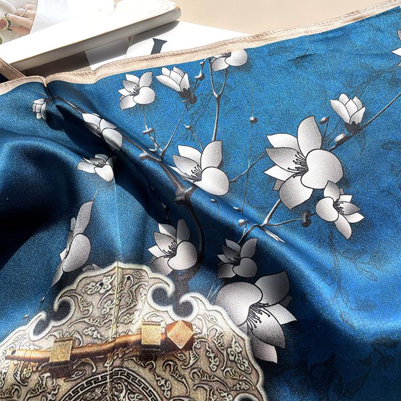 Hot-selling new product Guofeng series small square silk scarf three-dimensional silk satin oil painting retro printing mulberry silk, female