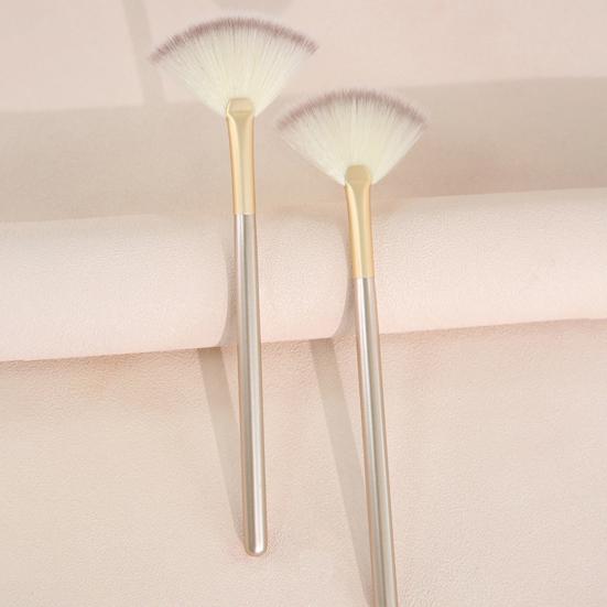 Yousheng 1/2/3/4/5Pcs Facial Fan Brush with Wooden Handle Women Makeup Brush Soft Fluffy Bristles Esthetician Facial Mud Clay Applicator Brush Tools