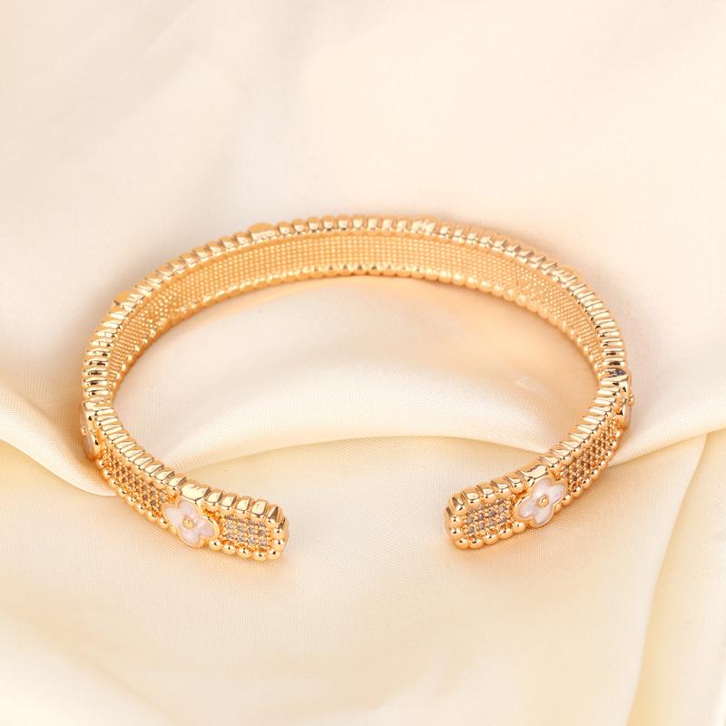 Seiko Fritillary Kaleidoscope Four Leaf Clover Bracelet Ins Wind Retro Temperament Bracelet Jewelry Wholesale