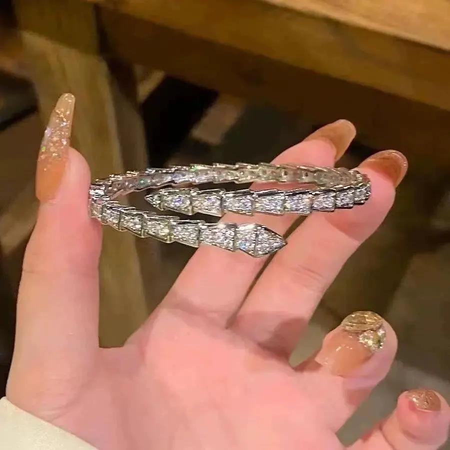 Temperament Bracelet Light Luxury Exquisite Light Luxury High-end Girl Bracelet Zircon Snake Bone Women