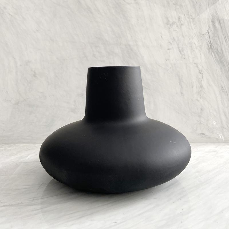 Simple Modern Light Luxury Resin Flower Vase Ornaments Hotel Model Room Dining Table Entrance Cabinet Coffee Table Soft Decorations