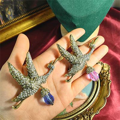 Mode Klassisch Damen Herren Vollkristall Luxus Vogel Anhänger Broschen Pins Mitte Vintage Design Strass Tier Abzeichen Korsage