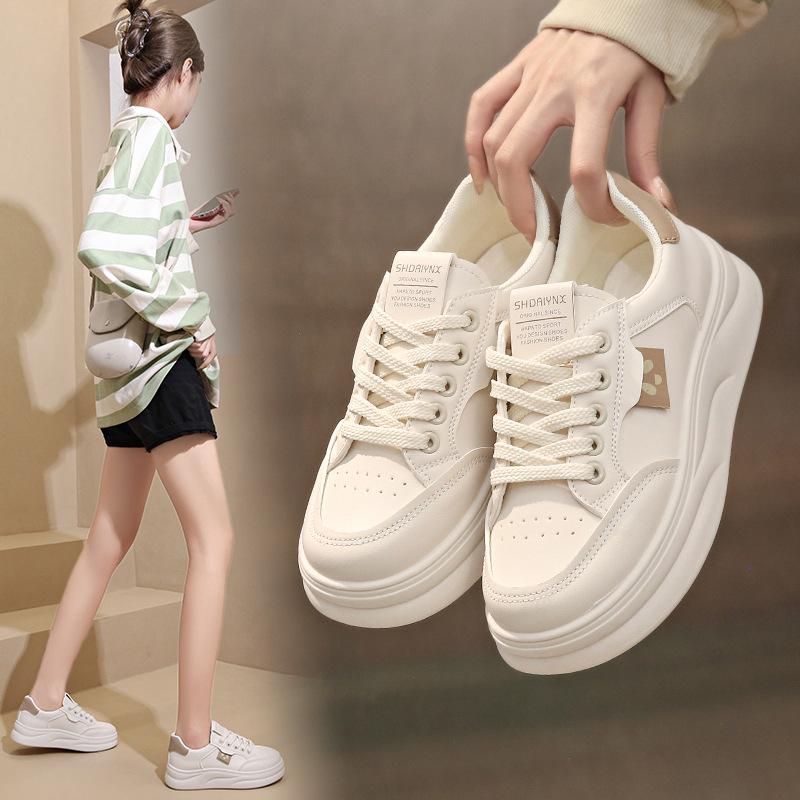 2025 autumn new ins Korean version comfortable little white shoes female students platform versatile casual sports women's board shoes C826