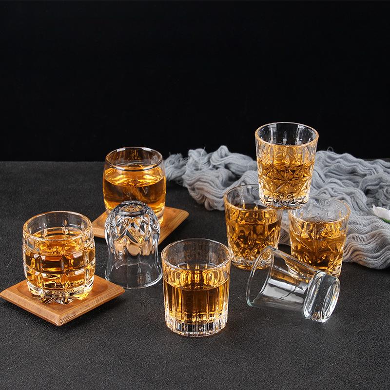 4pcs Wine Glass Set Glass Small Baijiu Liquor Cups One Mouthful Sake Wine Cup Flowered Ding Cups Imperial Cup Soju SGlass
