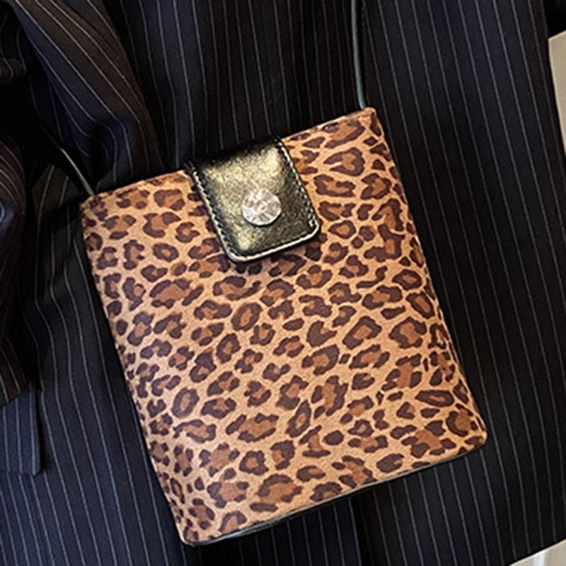 New Mobile Phone Bag, Casual Bucket Bag, Women's Autumn Commuting Single-shoulder Crossbody Trendy and High-quality Small Bag