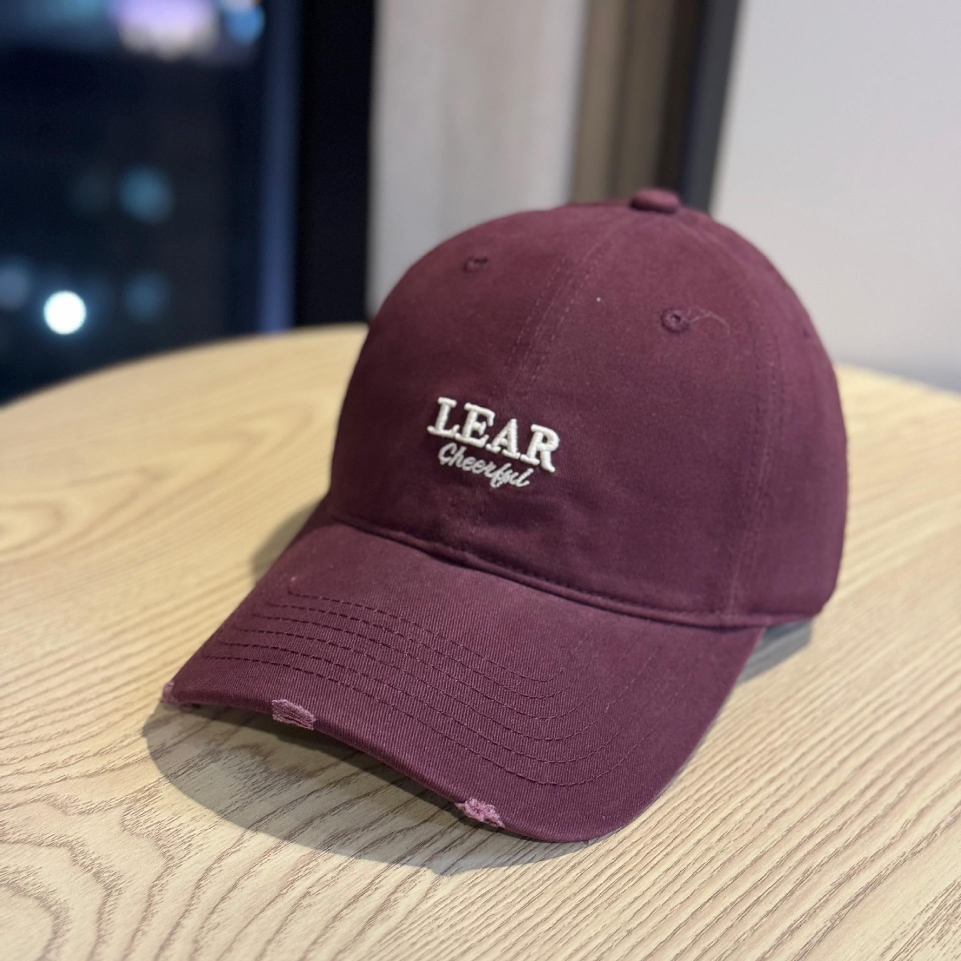 

Korean-style high-quality slimming embroidered letter soft-top baseball cap, simple and stylish, unisex, sun-shading, casual and versatile Adult54-60Adjustable вина червоного кольору