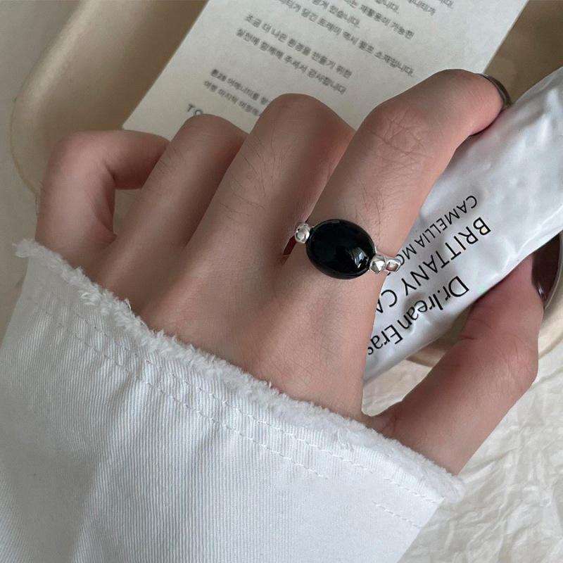 Adjustable Oval Black Zirconia Ring with Geometric Wave Design for Women – Unique Irregular Style for Personality and Index Finger.