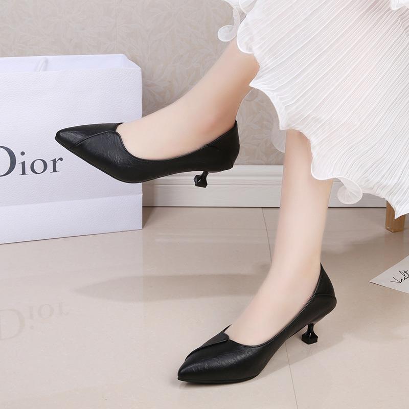 Not Tired Feet Professional Women's Shoes New Soft Leather High Heels Pointed Comfortable Middle Heel Black Work Temperament Single Shoes