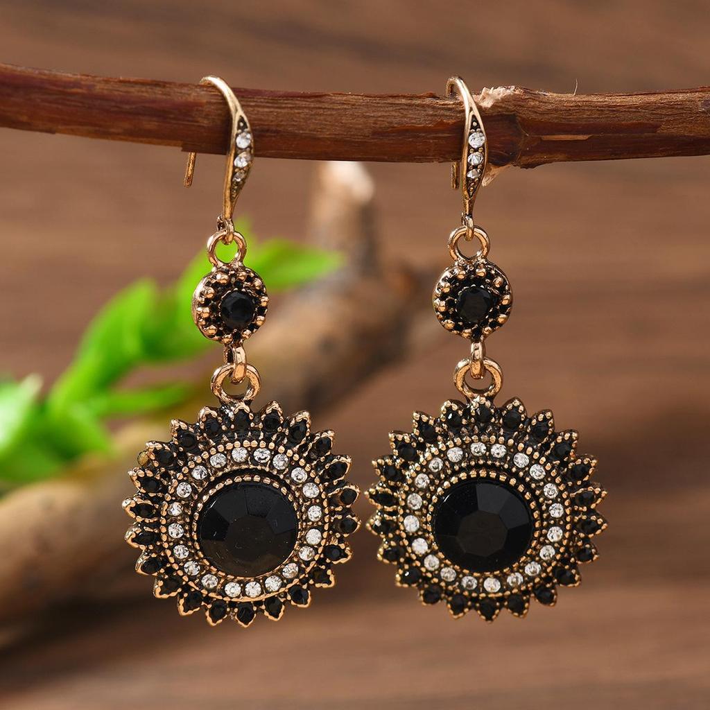 Retro Rhinestone Court-Style Circle Earrings