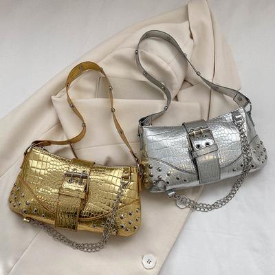 Damen Mode Schultertasche Gothic Damen Tasche Cooler Stil Trendige Rock Girls Handtasche Nieten Kette