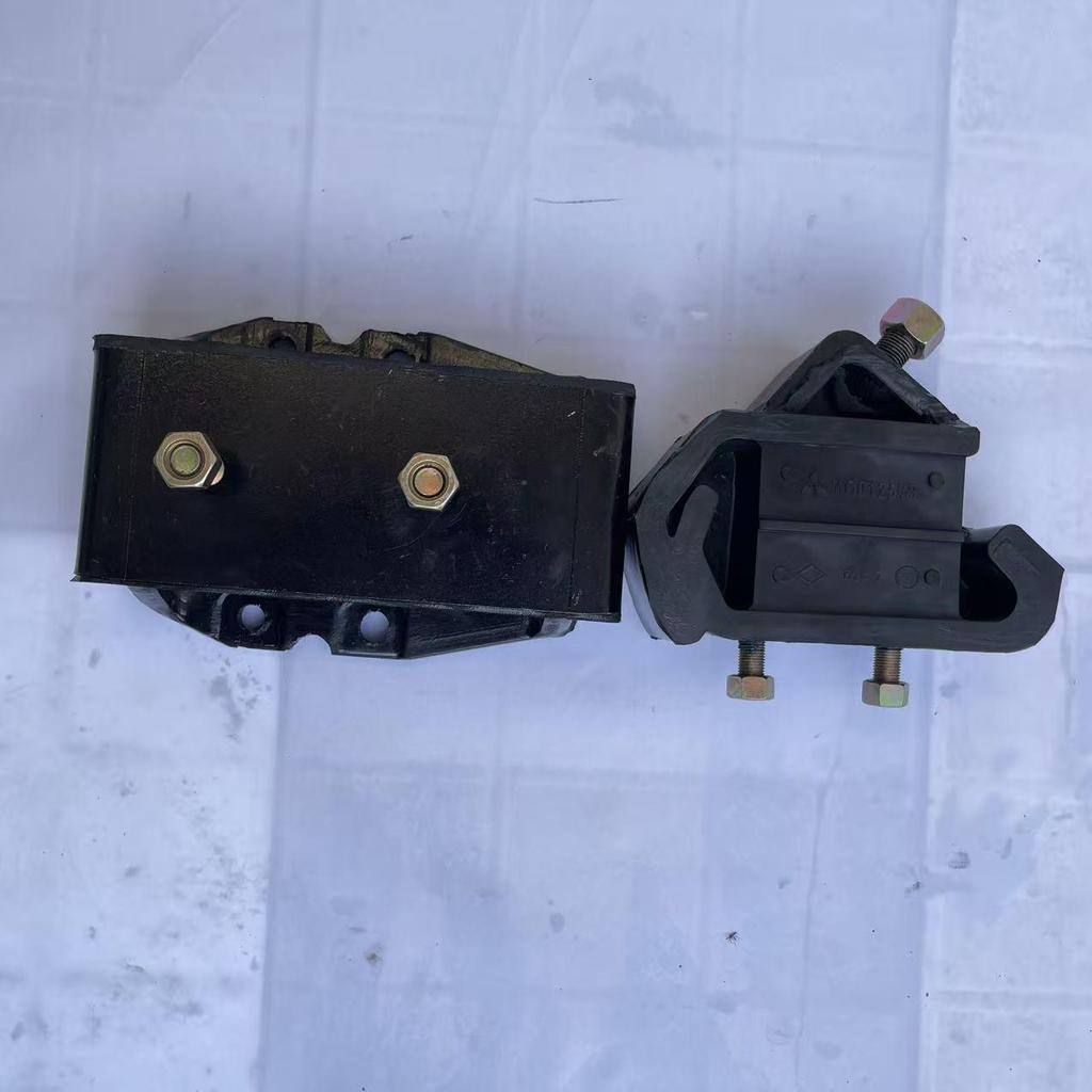Mitsubishi Engine Front Rubber Mounting Bracket & Shock Absorber Pad ME062358