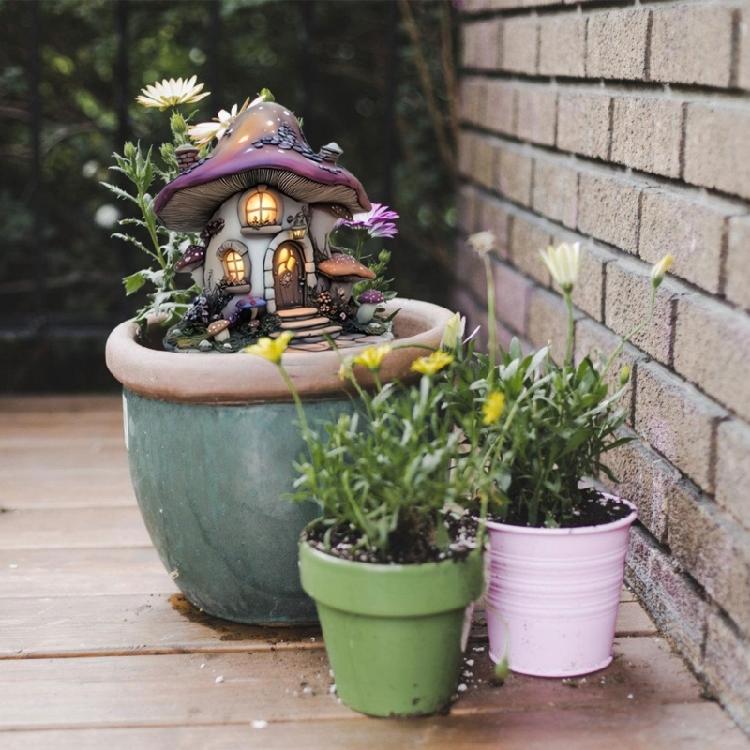 Resins Squirrels House Lawn Stake for Backyard Patios Decoration Easy Ground Insertion Outdoor Garden Decoration