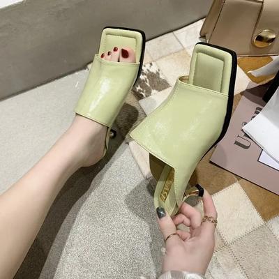 Mode Marke Designer Frauen Slipper Square Toe Outdoor Sommer Sandalen Hausschuhe Damen Elegante High Heel Kleid Folien Shoesjki98
